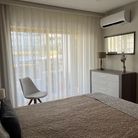 Oasis Apartment, Da Rocha アパート ポルティマン